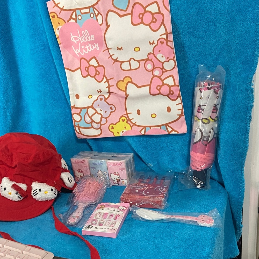 Hello Kitty Fun Bundle - image 1